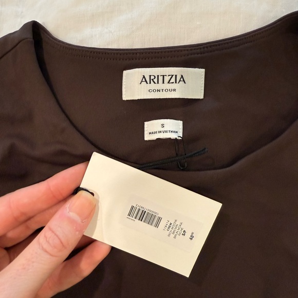 Aritzia Chocolate Brown Short Sleeve Original Contour Crew T-shirt - Picture 2 of 4